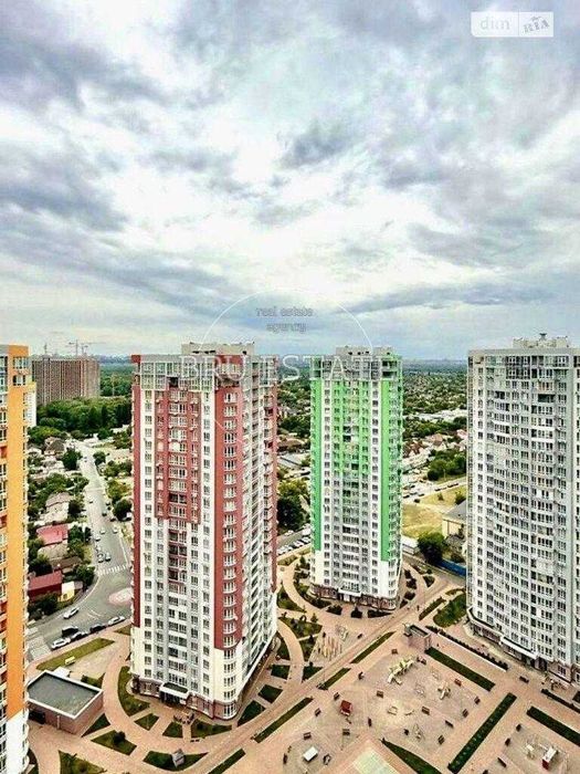 Продам 3к видову квартиру в ЖК Каховський Лівобережна