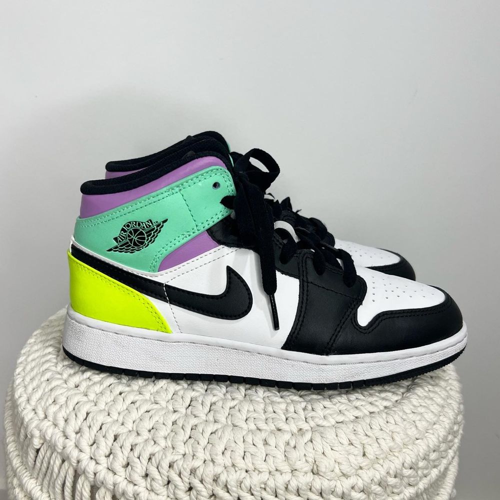 Air Jodan 1 Mid Pastel Black Toe