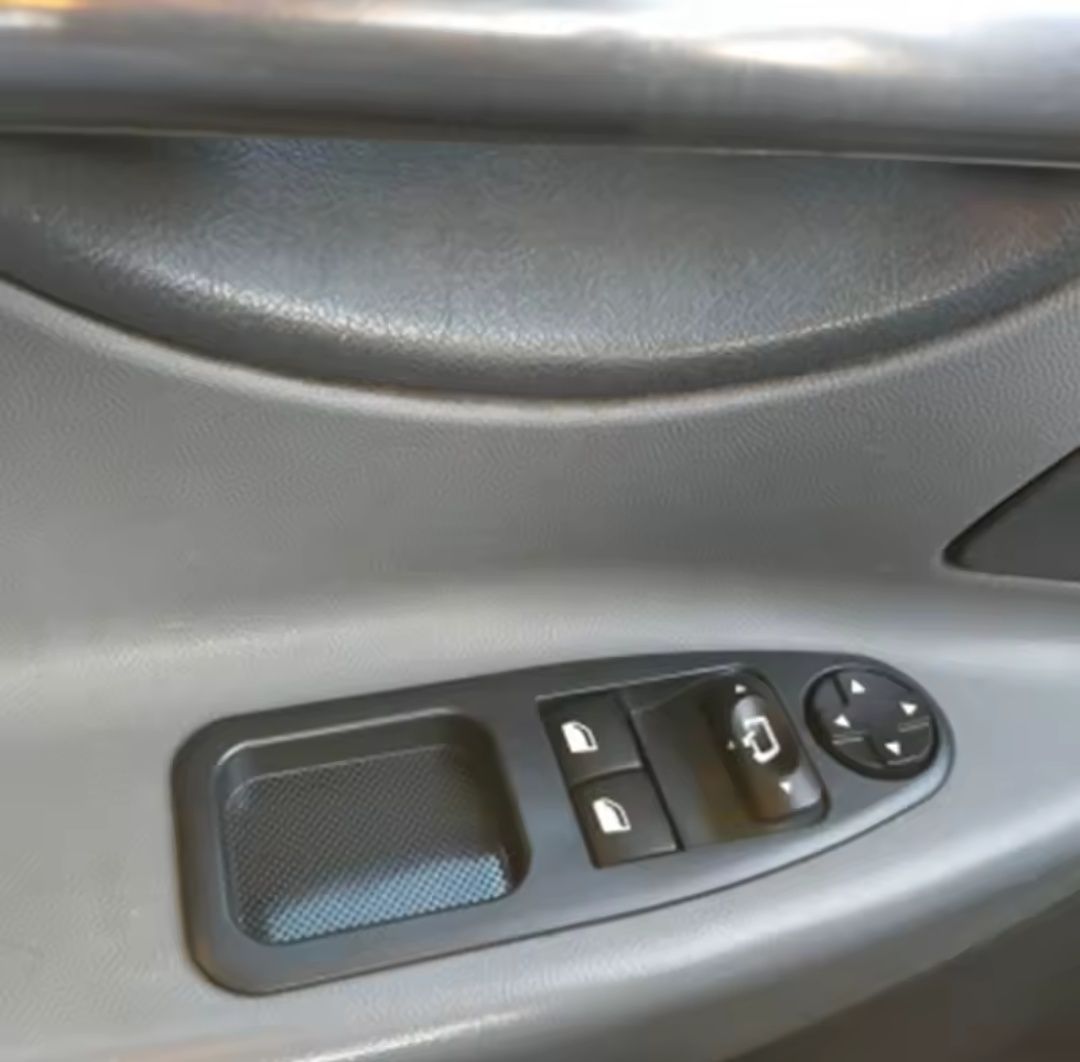Comando Botão Interruptor regulador dos Vidros Peugeot 208, 308, 408
