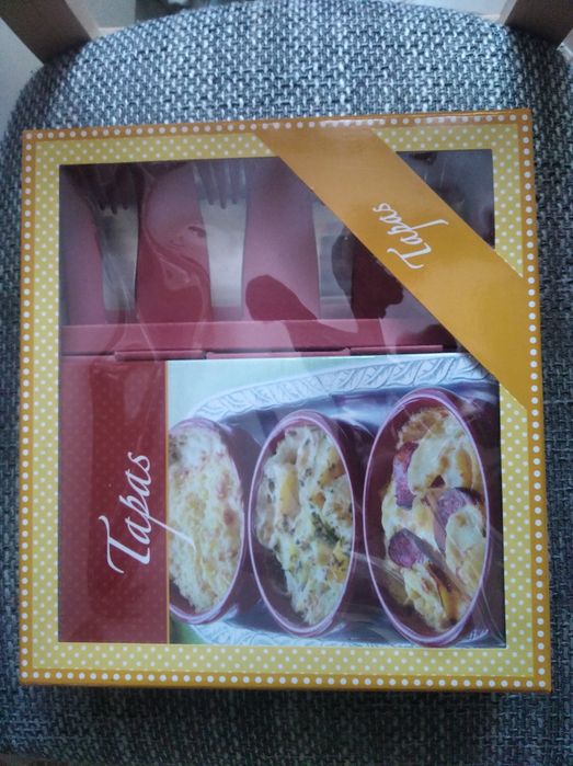Książka kucharska przystawki zestaw prezentowy tapas książka i widelcz