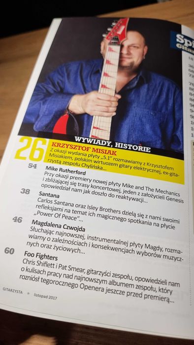 Gitarzysta 11/2017 (143) + Basista (85) - Santana, Foo Fighters