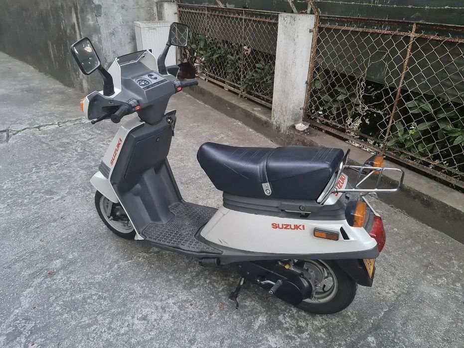 Scoter SUZUKI CP50