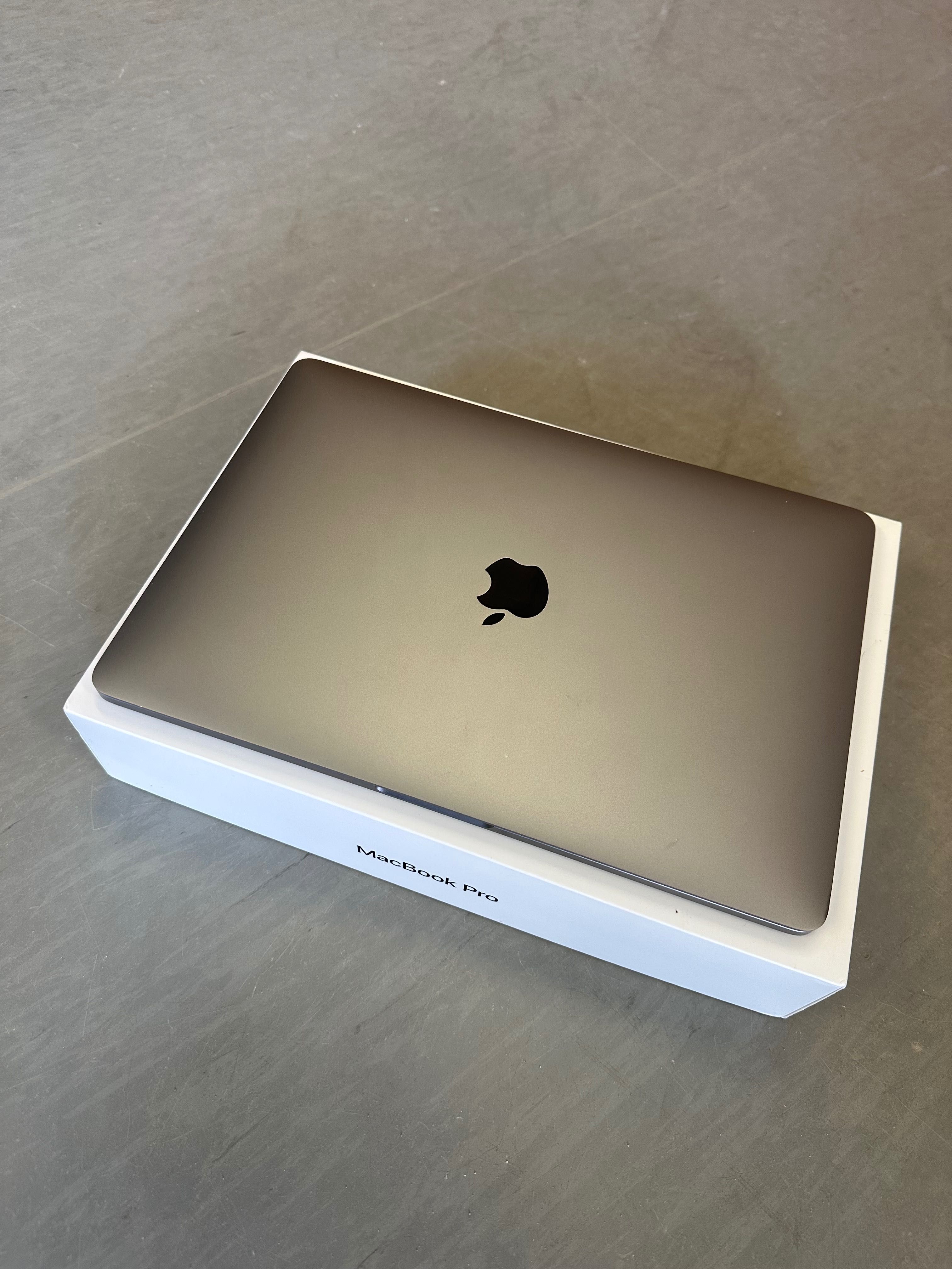 MacBook Pro 13,3” TOUCH BAR TOUCH ID 16/512 GB w idealnym stanie!