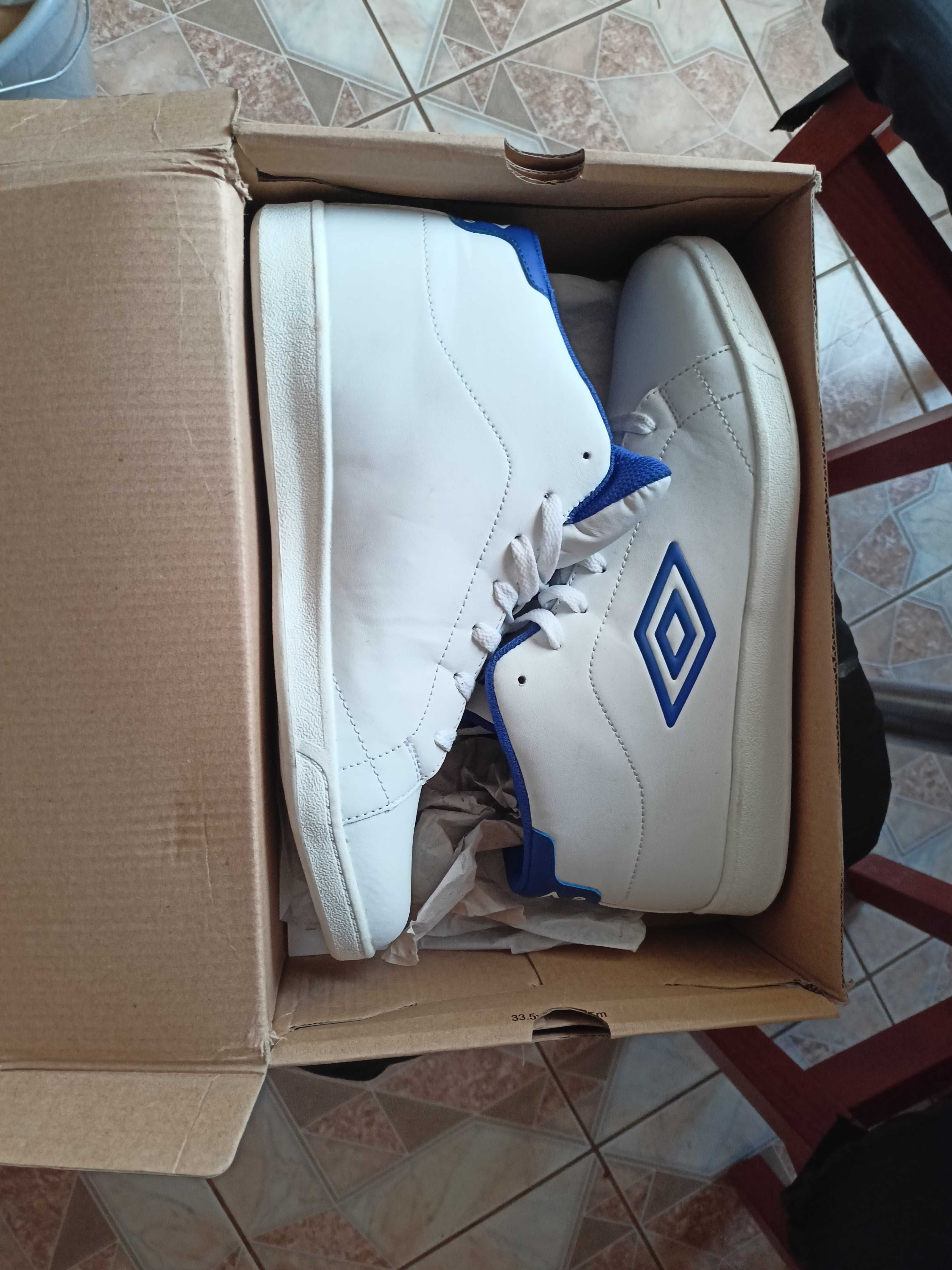 Nowe buty Umbro r46