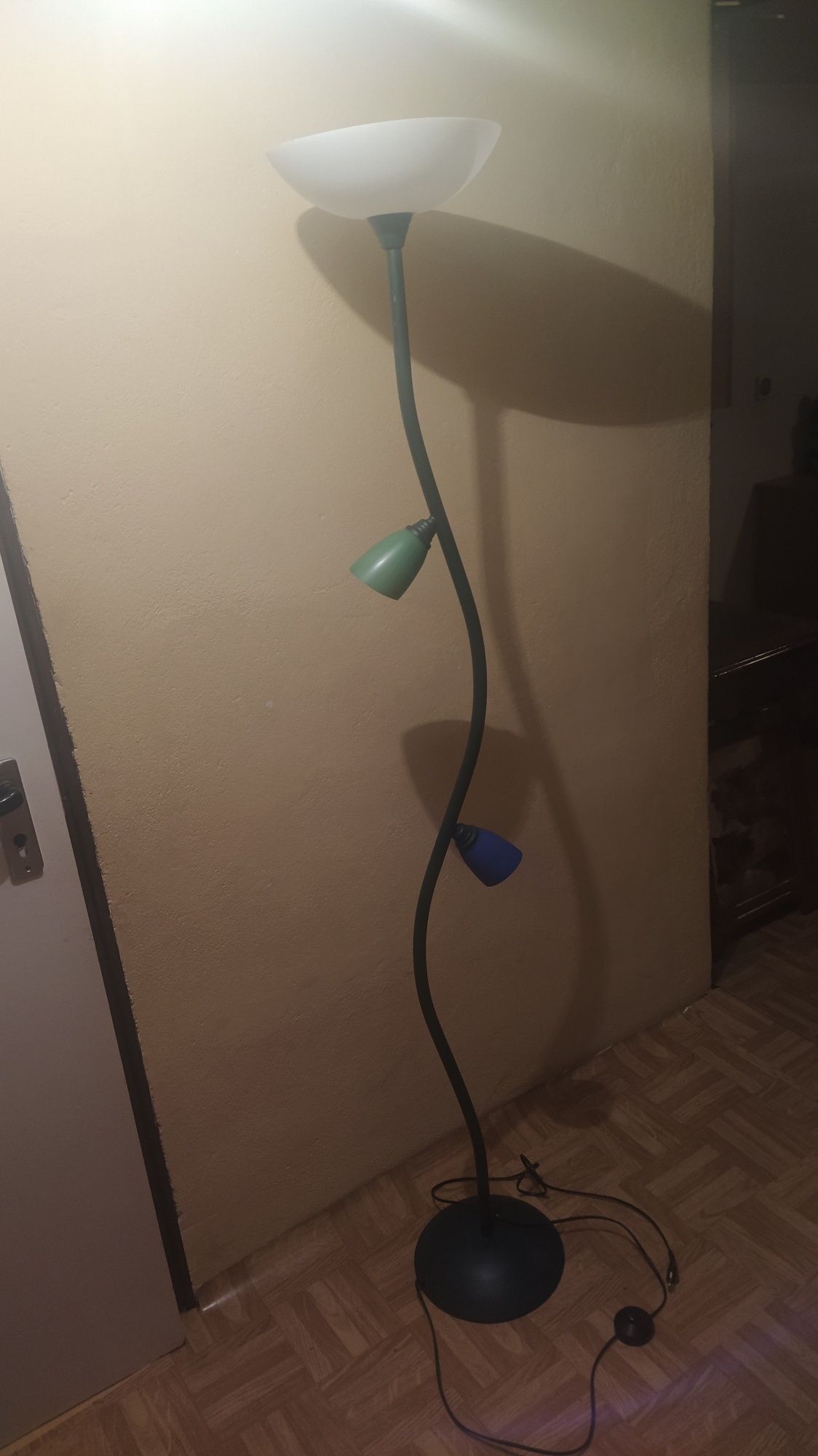 Lampa stojąca lampka
