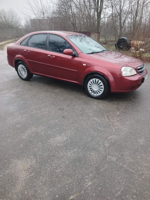 Продам Шевроле Лачеті в нормальному стані.