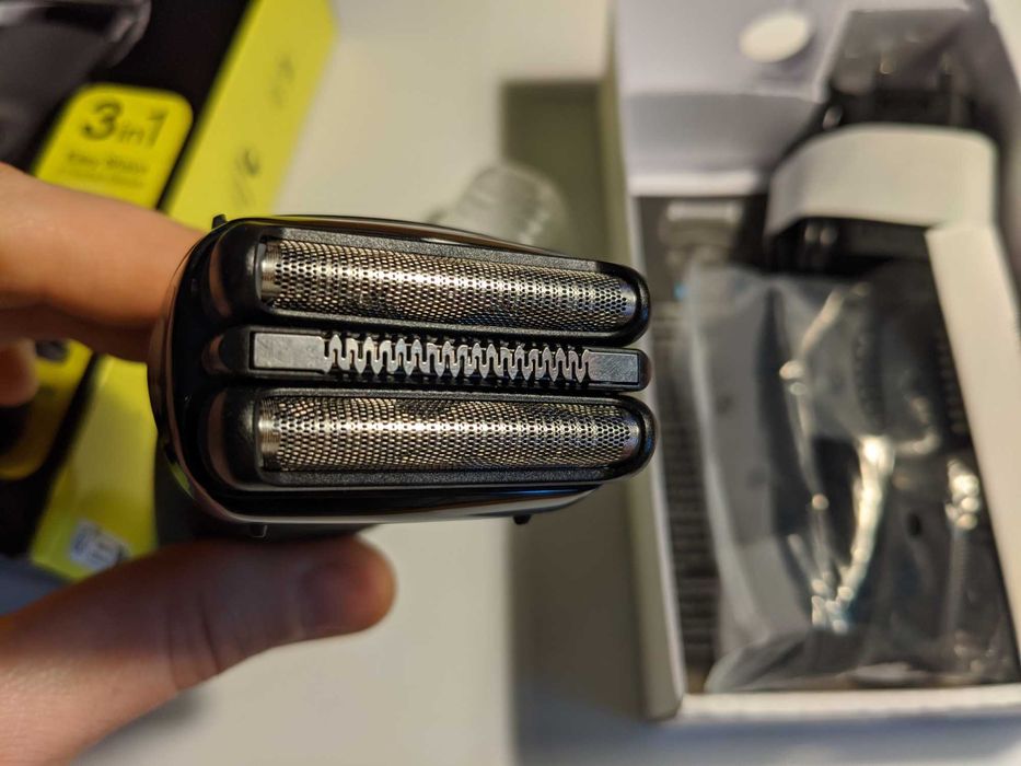 Електробритва Braun Series 3 Shave&Style 300BT Black