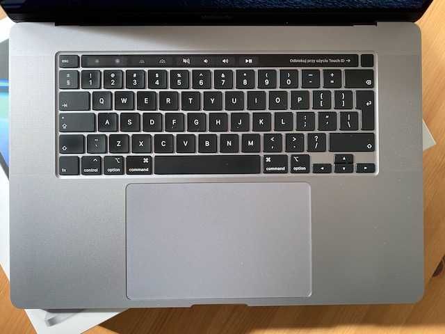 Macbook 16 Pro - AMD Radeon Pro 5300M 4GB, 16GB RAM, 512GB SSD, i7