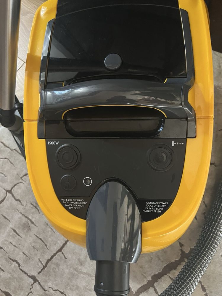 Пилосос миючий ZELMER ZVC762ZT