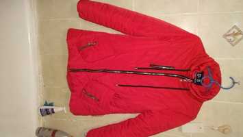 красная куртка подростковая 42-44 s типа пуховик без капюшона