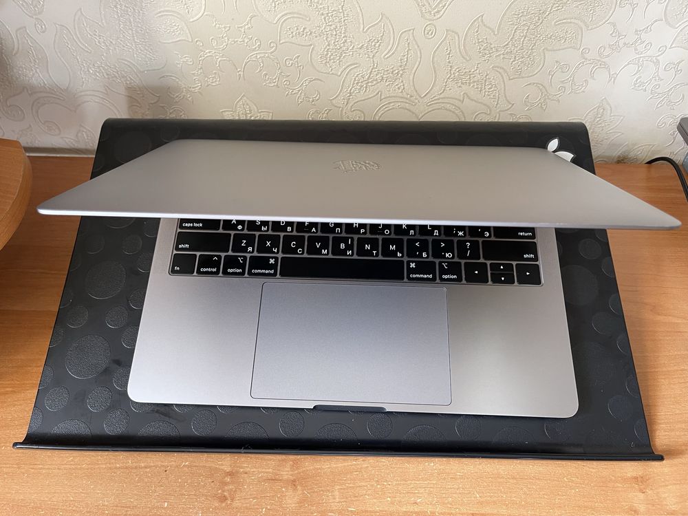 MacBook Pro 13 2020 Core i5 128Gb Touch Bar