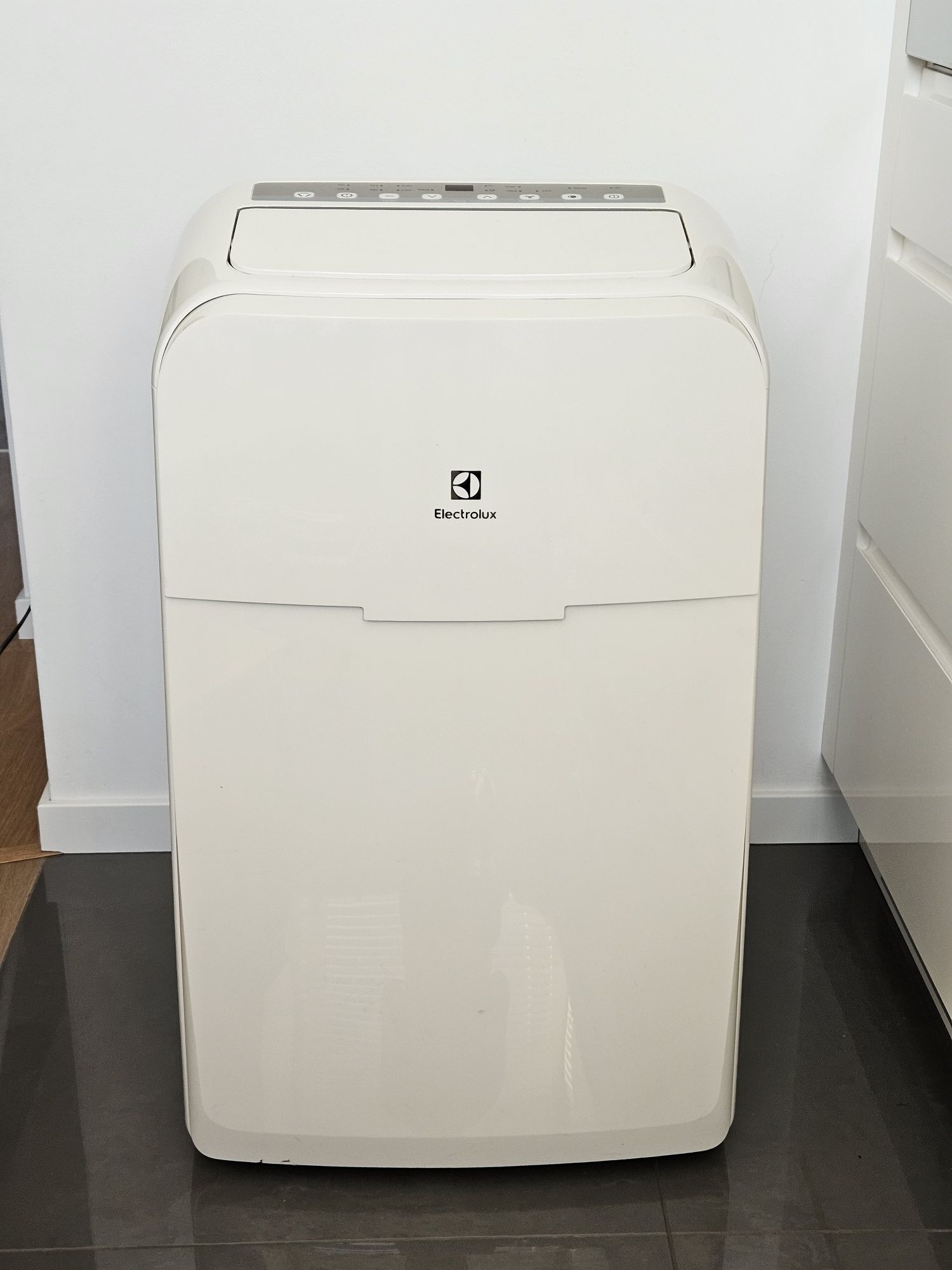 Klimatyzator przenośny Electrolux EXP12HN1W6