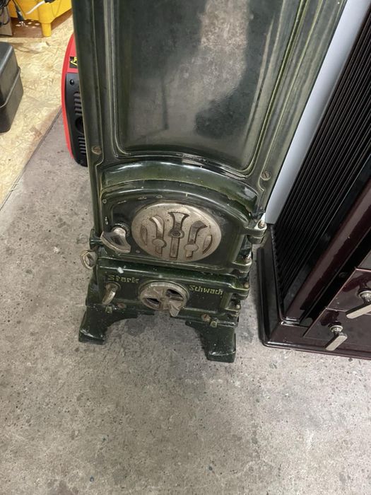 Старовина дровʼяна піч «буржуйка»