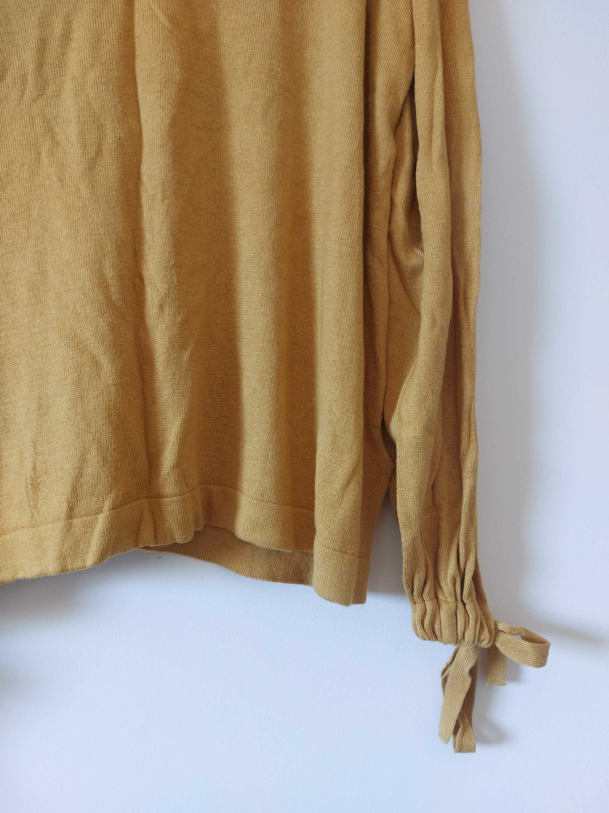 Musztardowy sweter