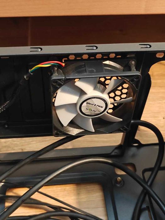 Niewielka i lekka obudowa SilentiumPC Brutus S30 Pure Black (mATX)