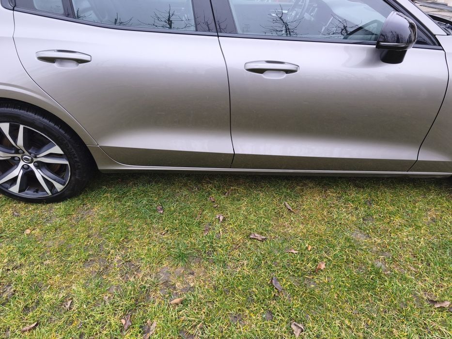 Volvo S60 III Drzwi maska zderzak błotnik lampa kolor 727