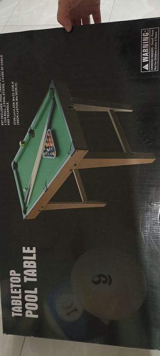 Міні біль'ярдний стіл.