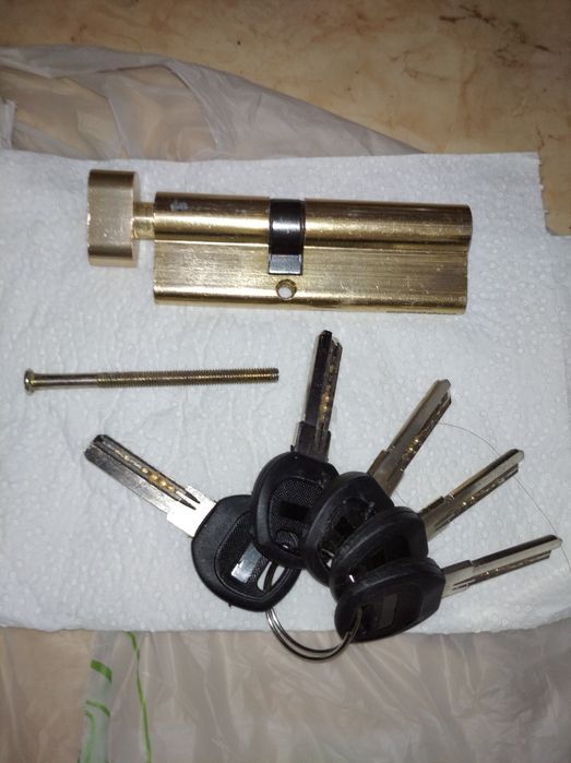 Сердцевина(личинка)дверного замка.90мм