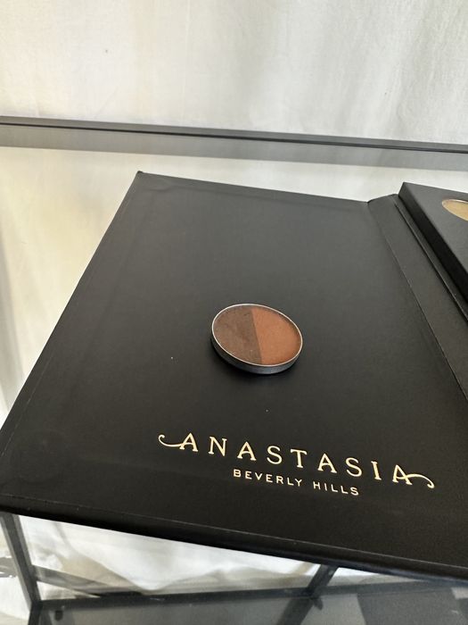 Wkład cień do brwi Anastasia beverlly hills