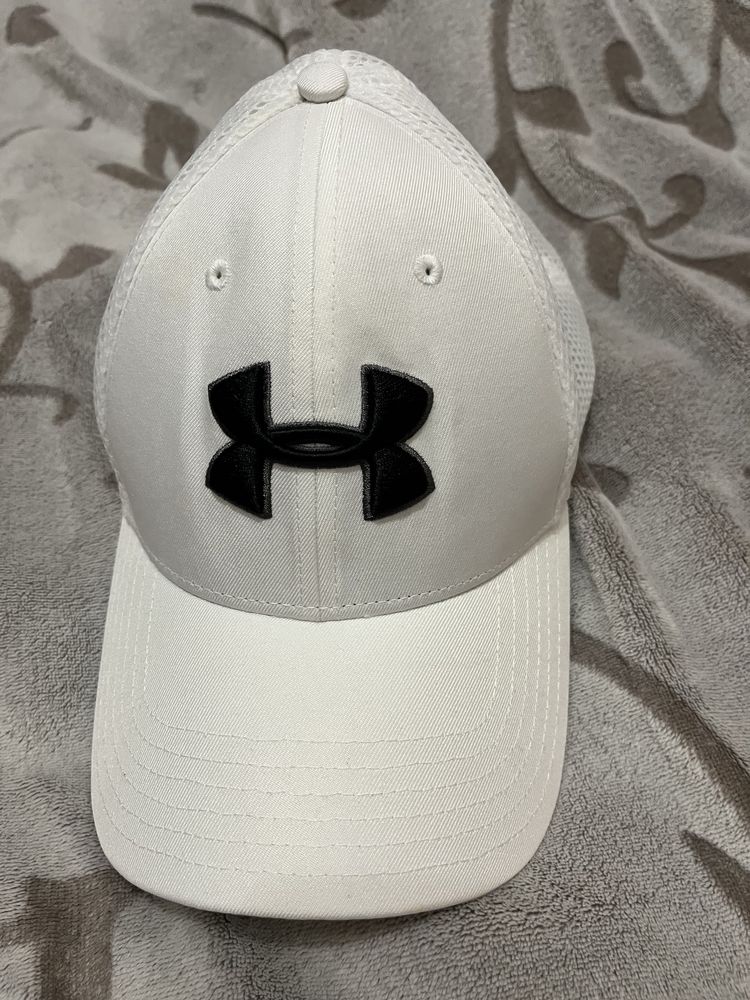 Бейсболка under armour