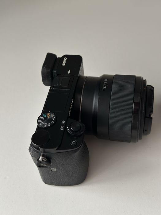 Sony a6000 з двома обєктивами