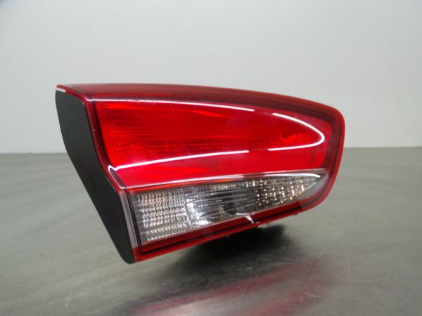 Farolim da mala esquerdo HYUNDAI i30 (PD)