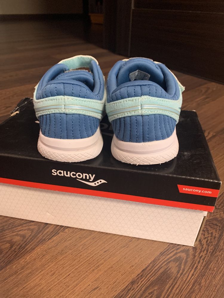 Кроссовки saucony