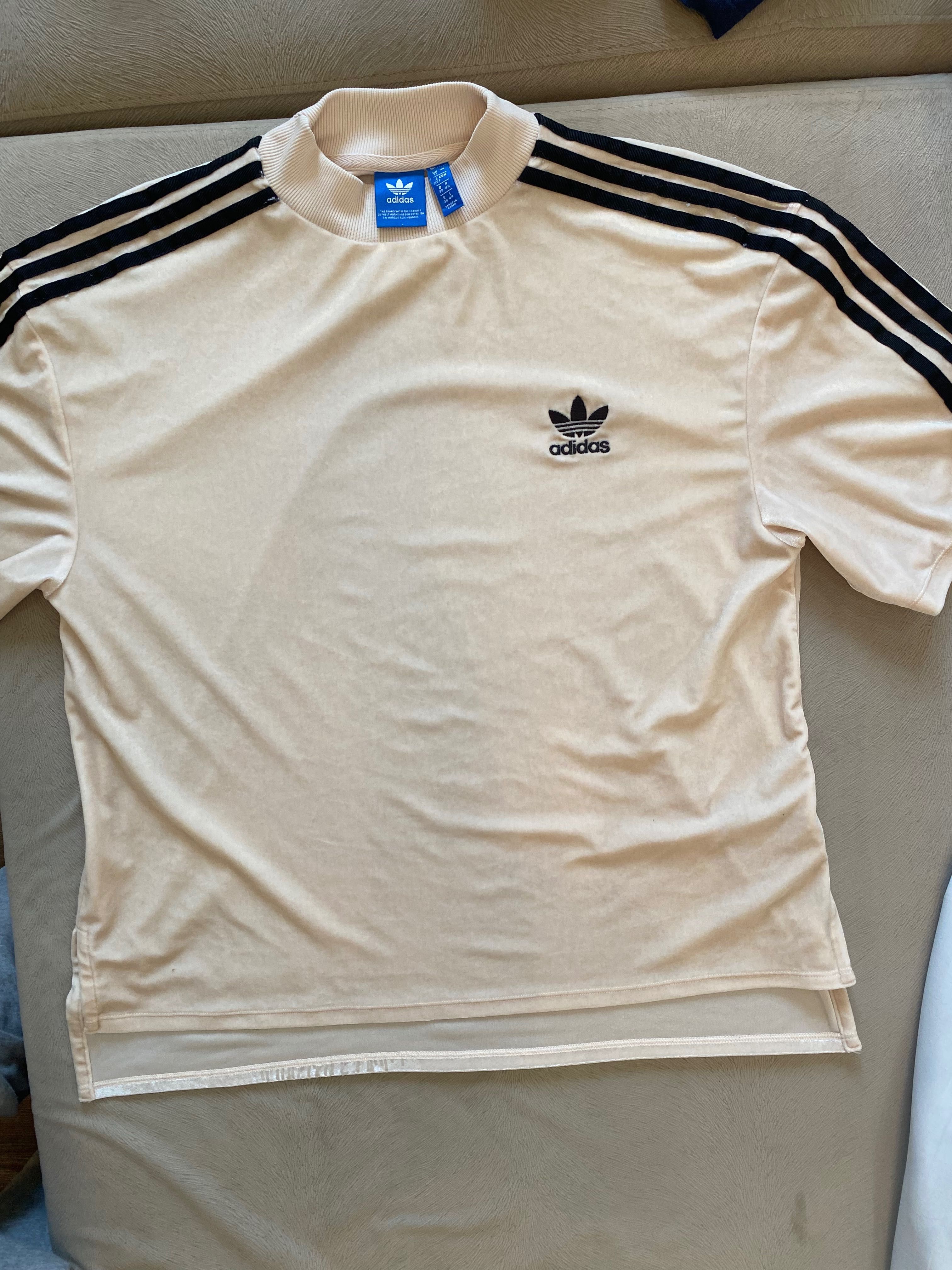 Футболка adidas бежева