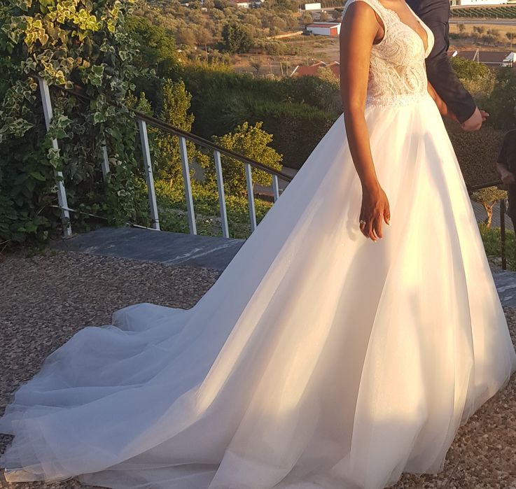 Vendo vestido de noiva usado modelo princesa em bom estado