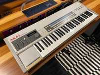 Sampler Akai x7000