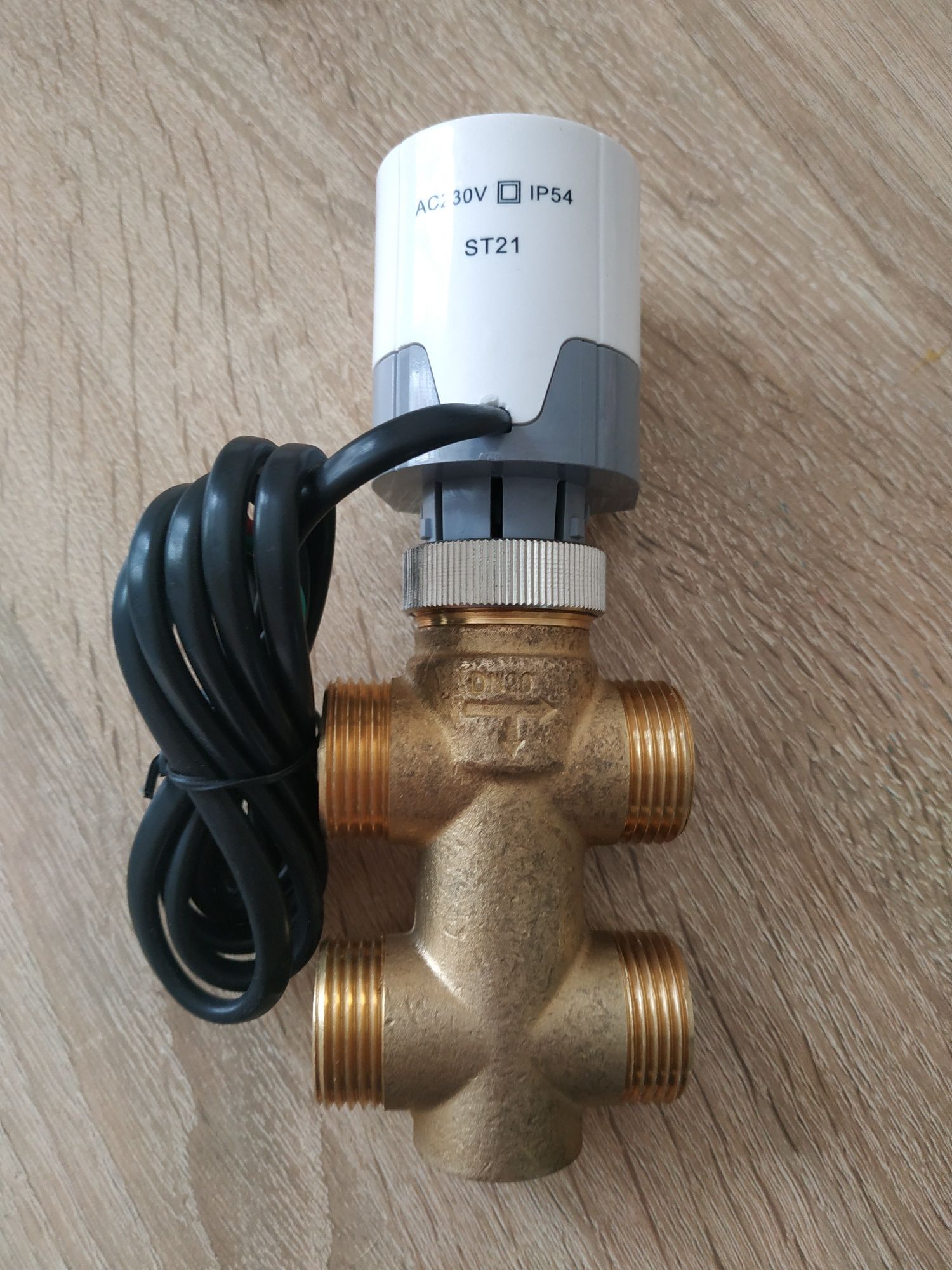 Трёхходовой клапан з приводом Neoclima-VS4-20D