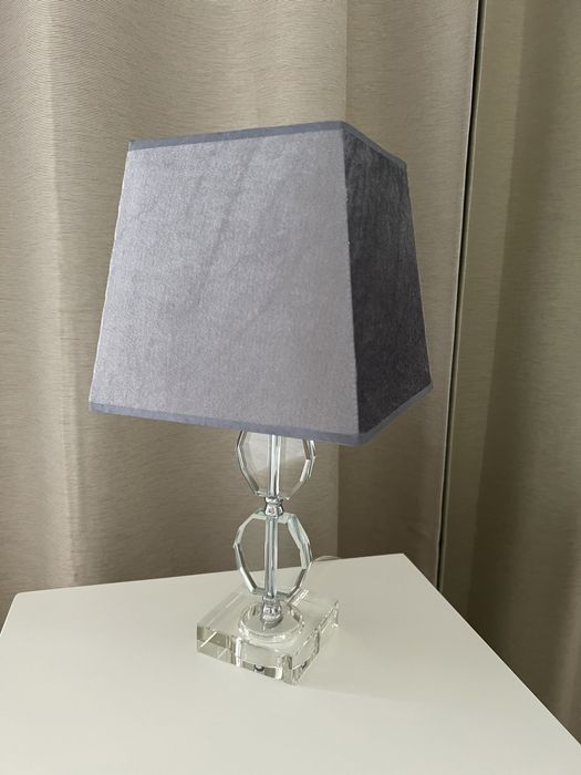 Lampa stołowa z nóżką ze szkła