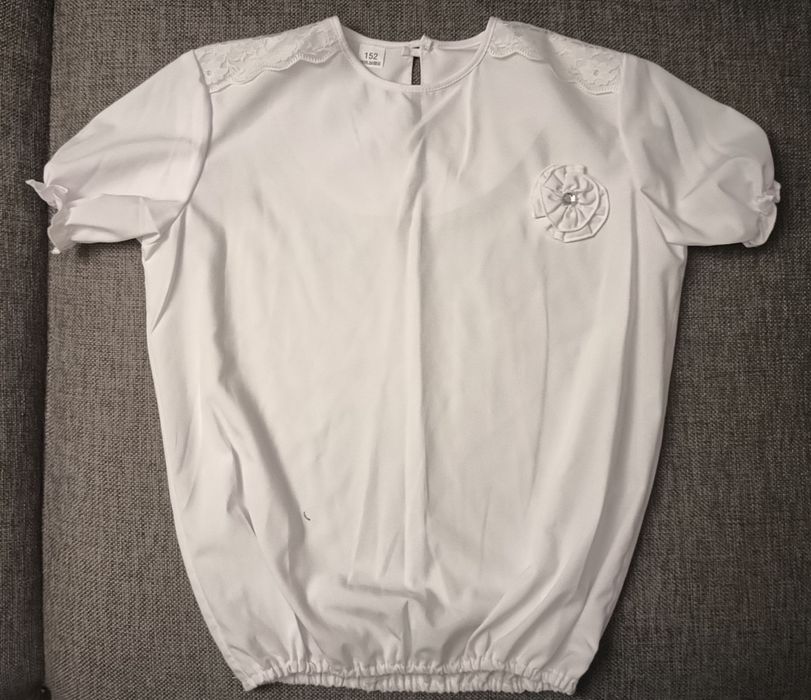 Biała bluzka rozmiar 152