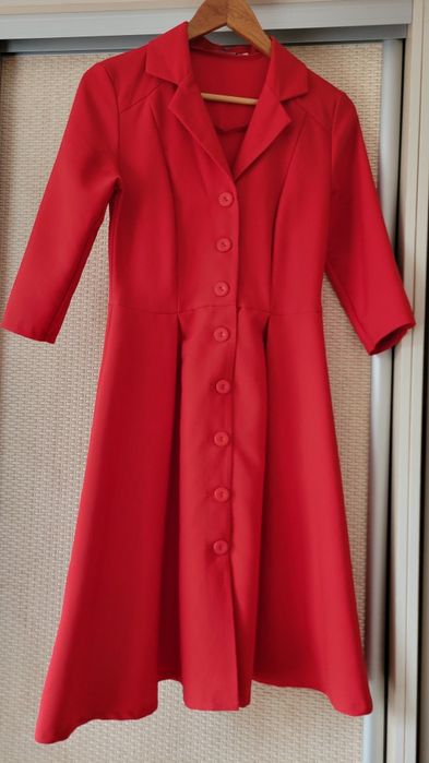 Червоне плаття 44 розмір на гудзиках