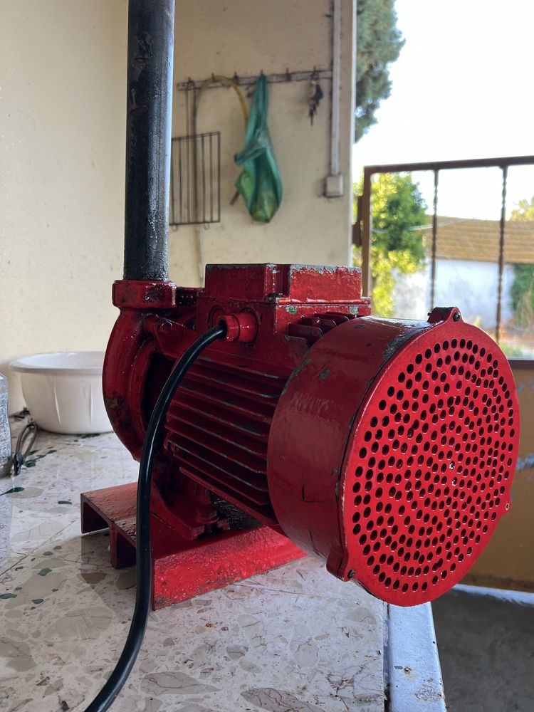 Bomba de água Trifásica