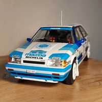 Модель 1/24 Mazda 323