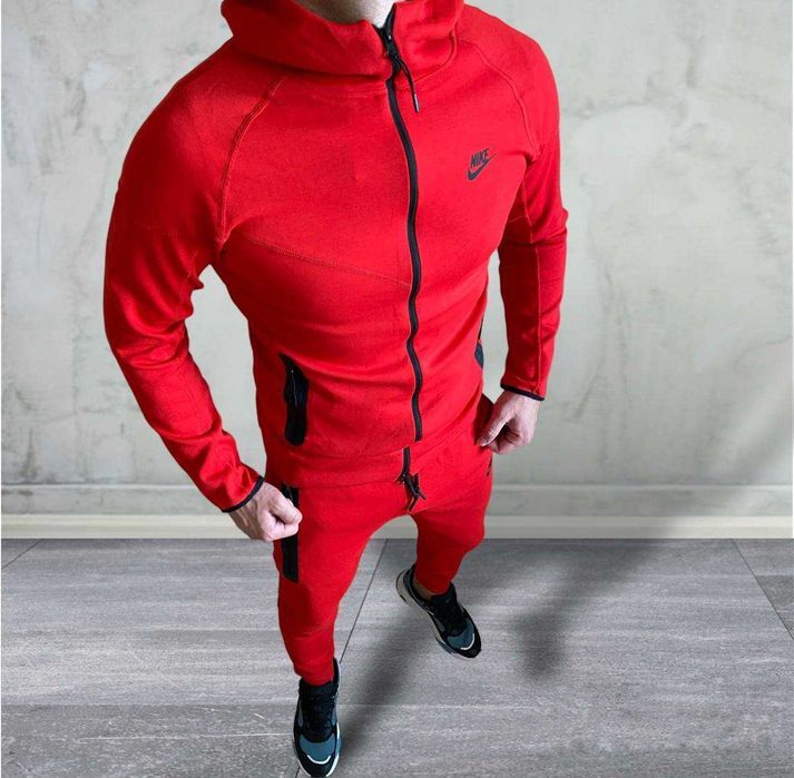 Чоловічий спортивний костюм Nike Tech
