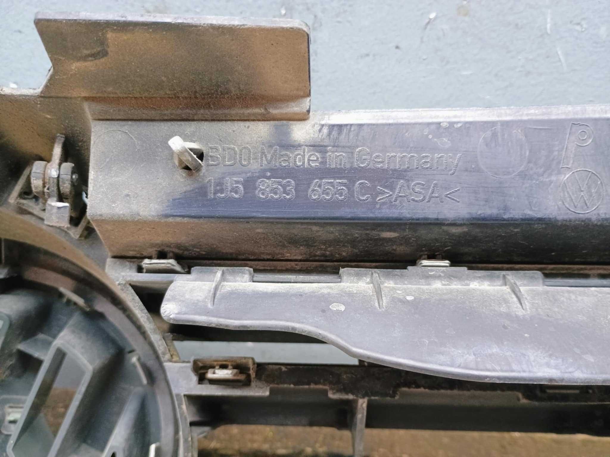 Grill Atrapa VW Bora KOD LAKIERU LA7W Uchwyty OK!!