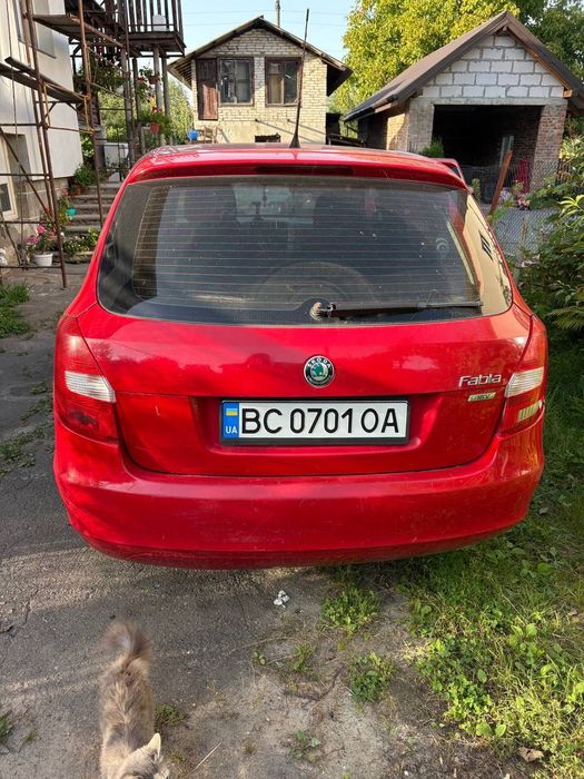 Продам Skoda Fabia 2011 року 1.4 газ / бензин (універсал)