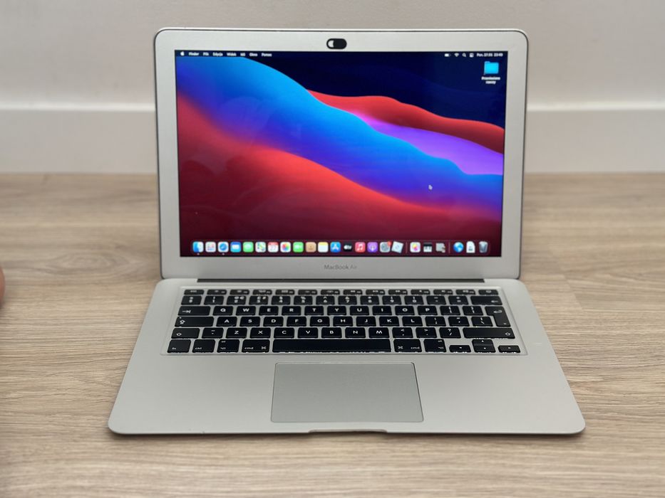 ** MacBook Air A1466/i7/128GB SSD/8GB RAM/2x1.7GHz **