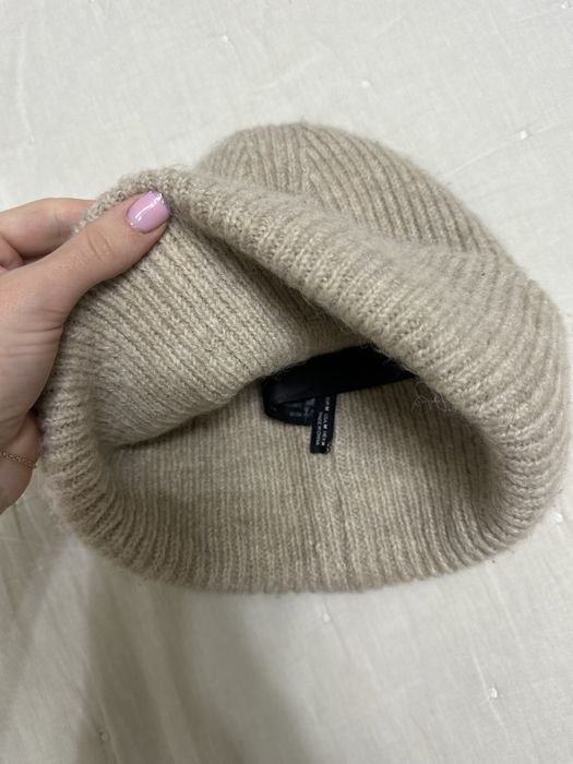 Шапка ZARA в ідеальному стані
