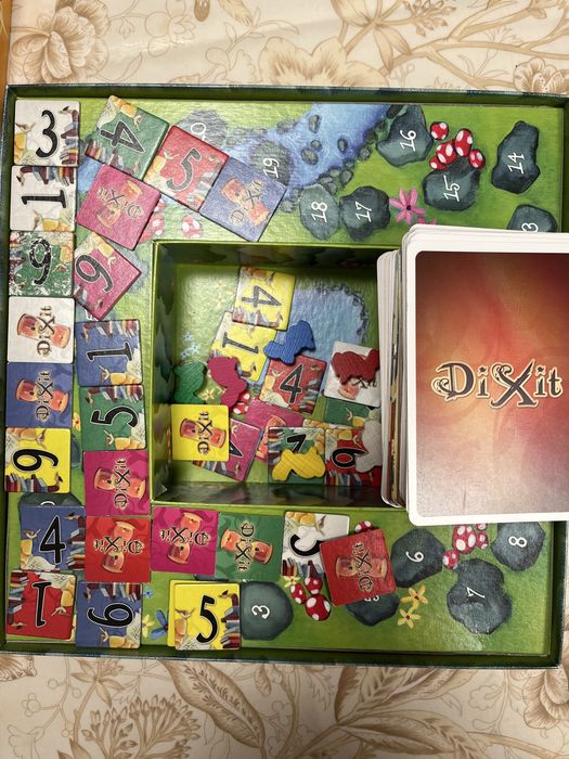 Gry planszowe: Dixit Classic i Domek