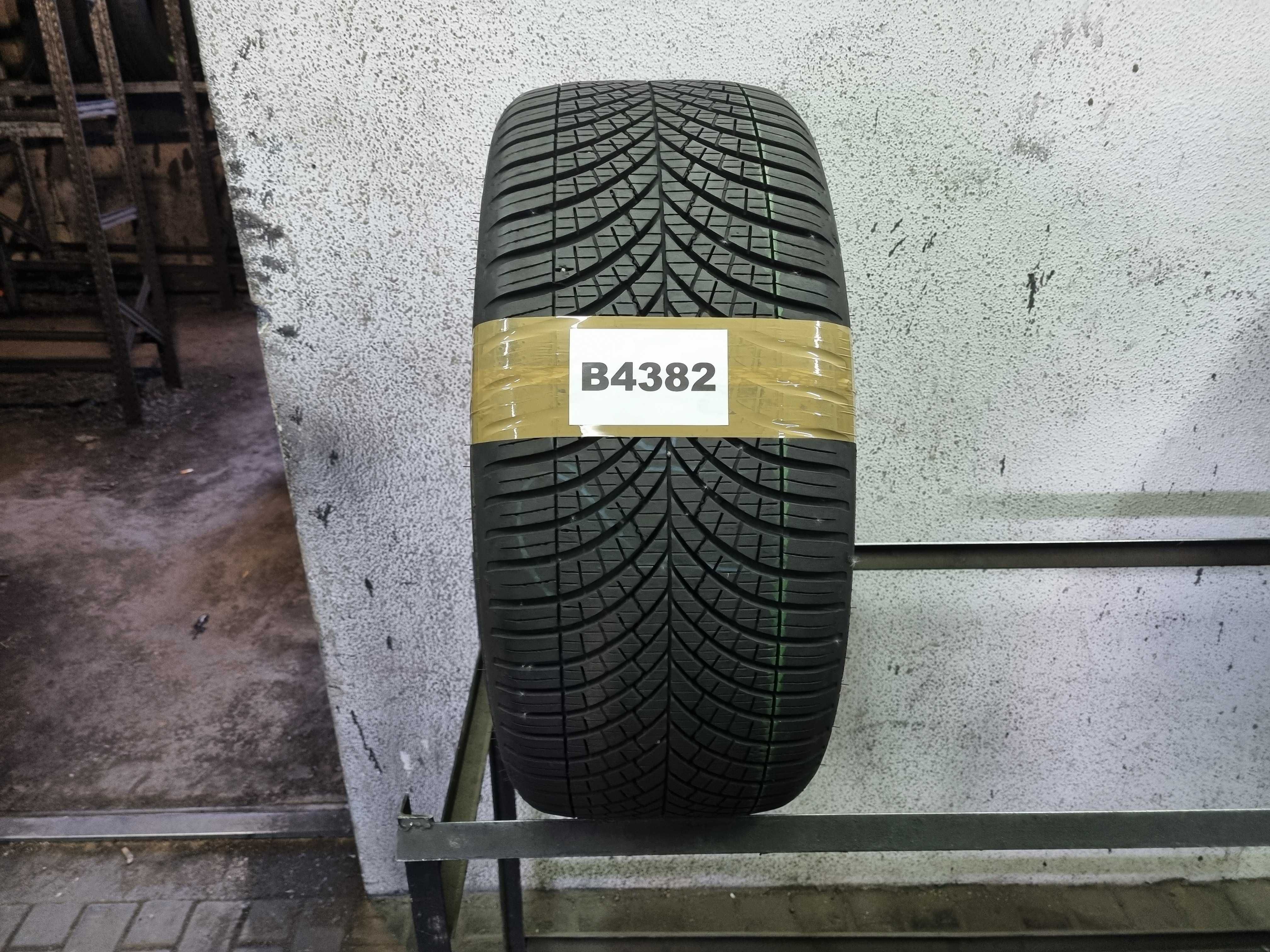 245/35/20 95W Goodyear Vector 4seasons Gen-3 D.1624