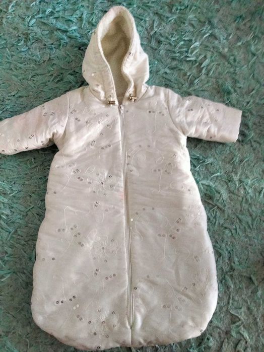 Zestaw niemowlęcy becik + kombinezon