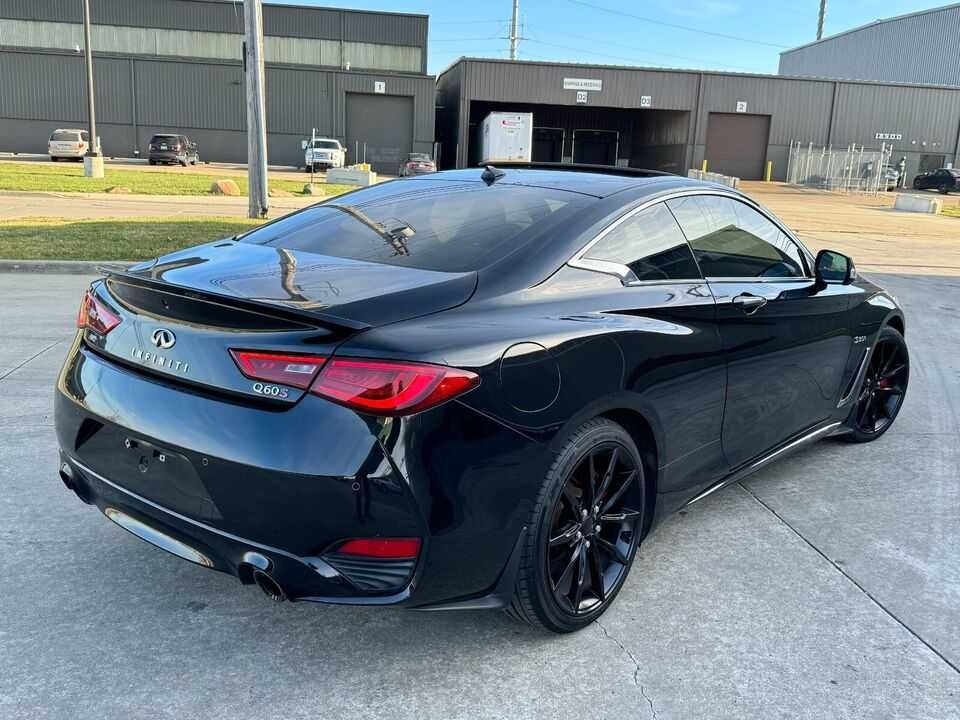 2019 Infiniti Q60 RED