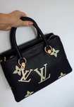 Torebka czarna beżowe napisy lv louis vuitton onthego monogram