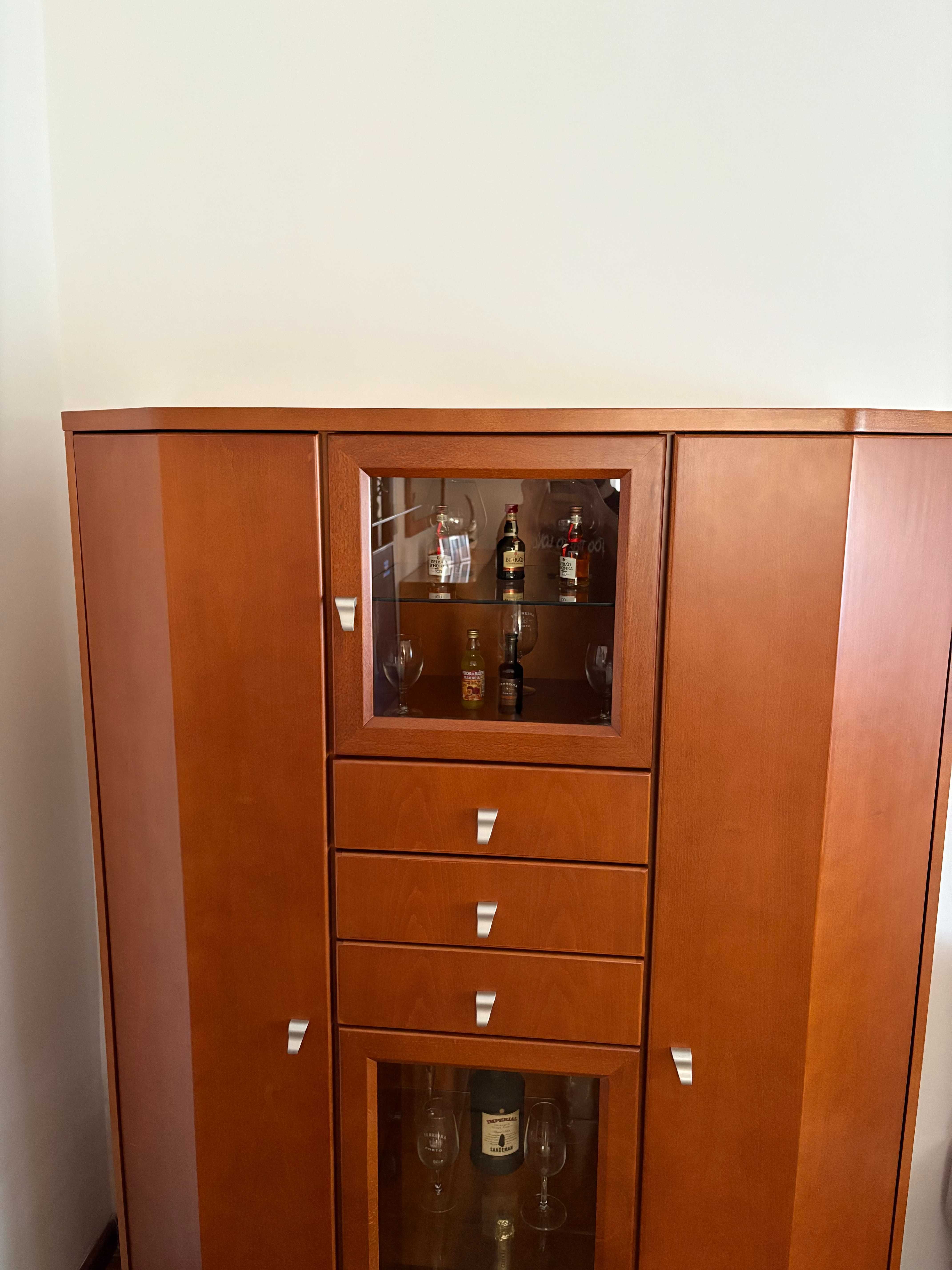 Vendo Moveis de sala, como novos.