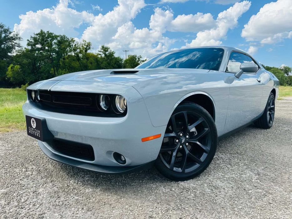 Dodge Challenger      2021