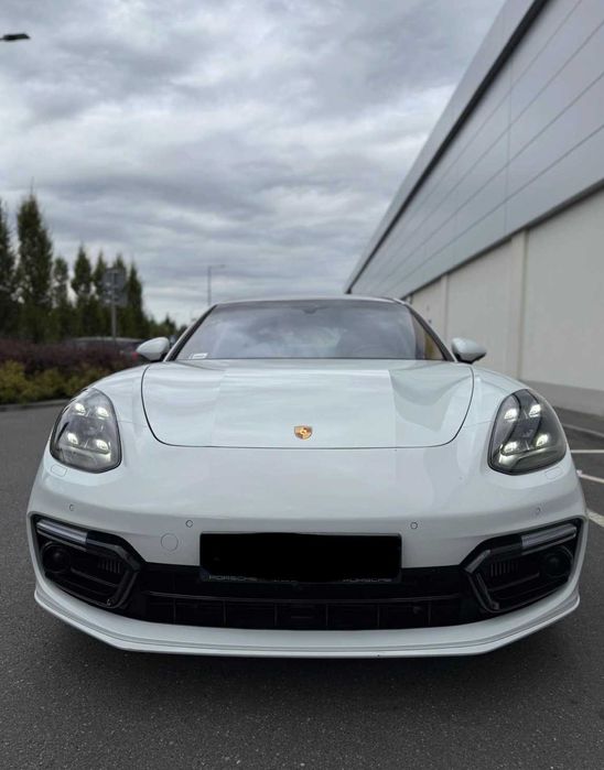 Porsche Panamera GTS 2019