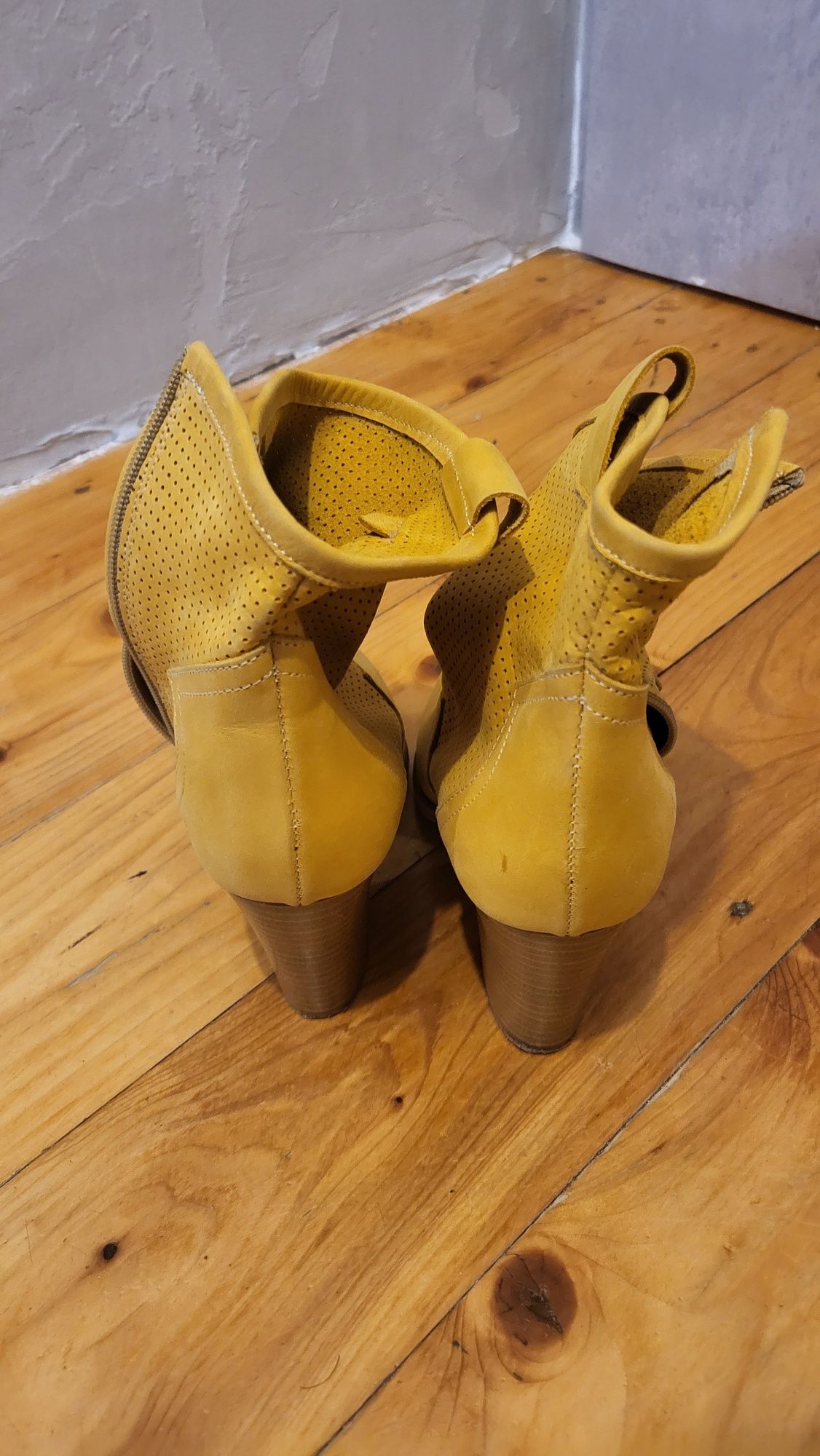 Botki wiosenne Zapato